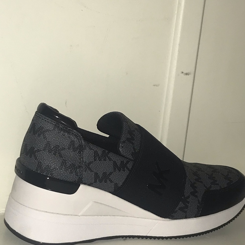 Brand New Women's Felix Signature MK Logo Bubble Trainer Sneakers